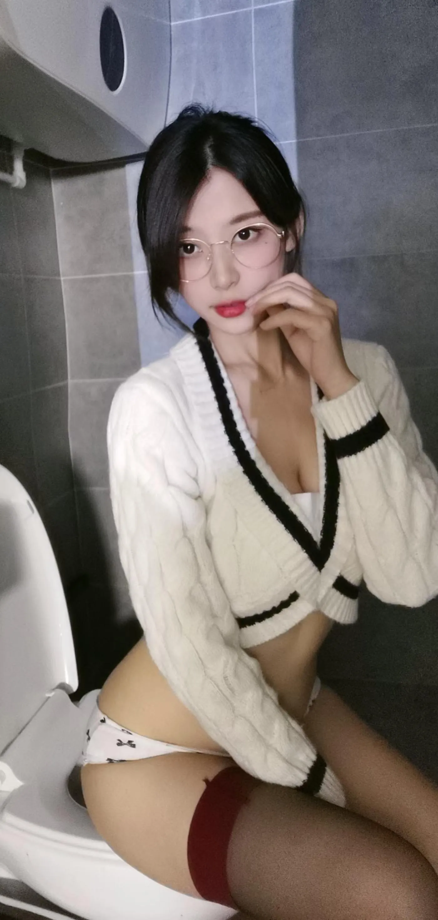 B站羊小雪 – NO.04 舰长图包小视频[22] [56P]插图1